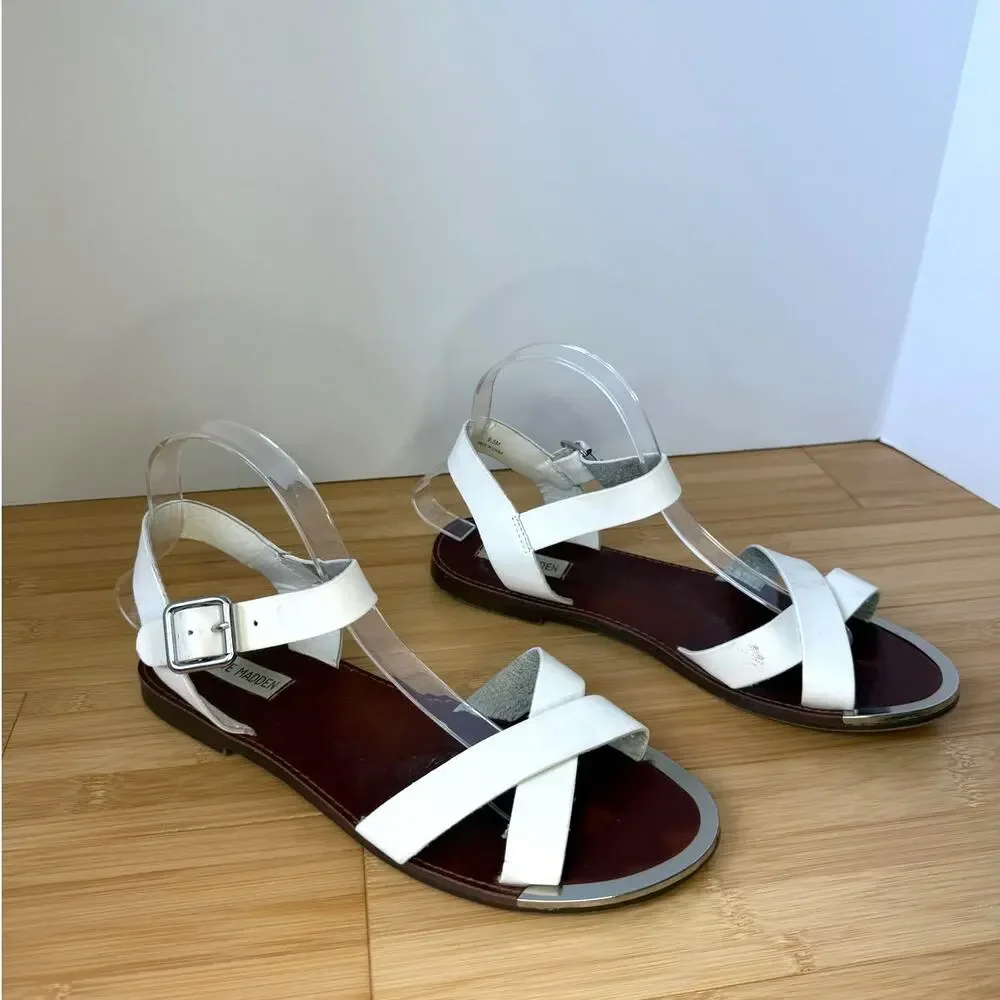 Steve Madden Bayle-R White Sandals Vegan Leather Silver Hardware Size 9.5